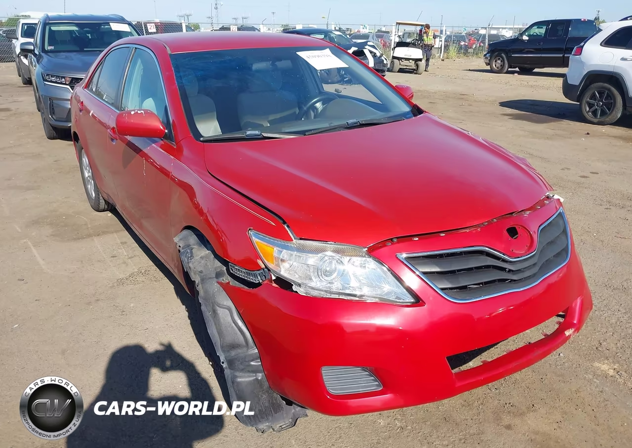 2011 Toyota Camry Le – zdjęcie 1 z 16