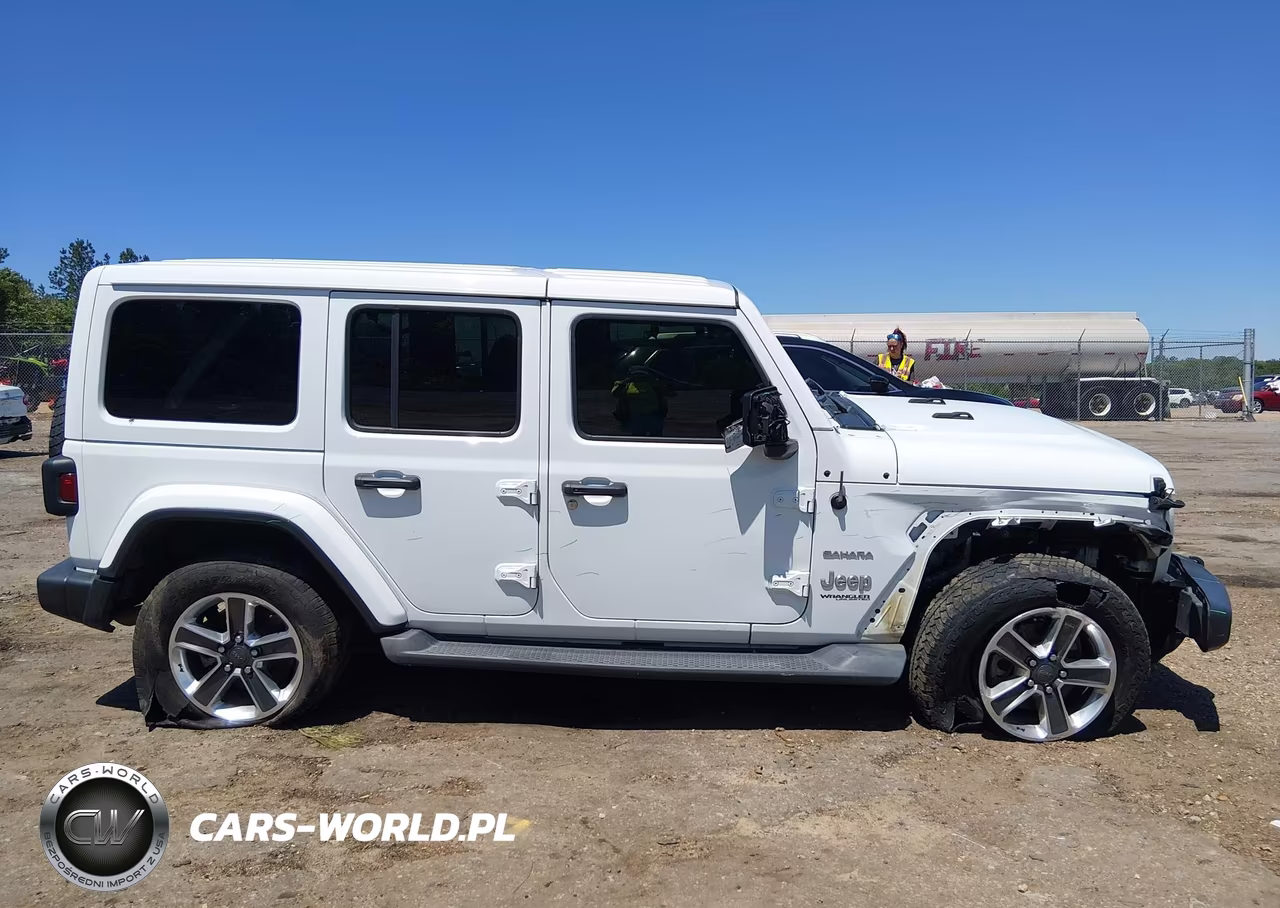 2018 Jeep Wrangler Unlimited Sahara 4X4 VIN:1C4HJXEG2JW165805 - 14