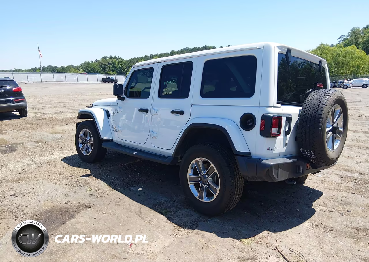 2018 Jeep Wrangler Unlimited Sahara 4X4 VIN:1C4HJXEG2JW165805 - 3