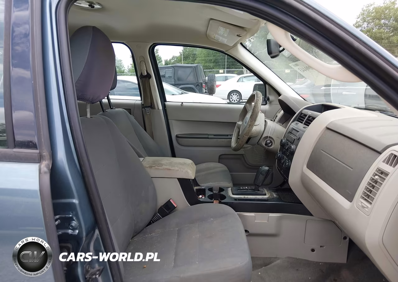 2011 Ford Escape Xls VIN:1FMCU0C70BKB43849 - 5