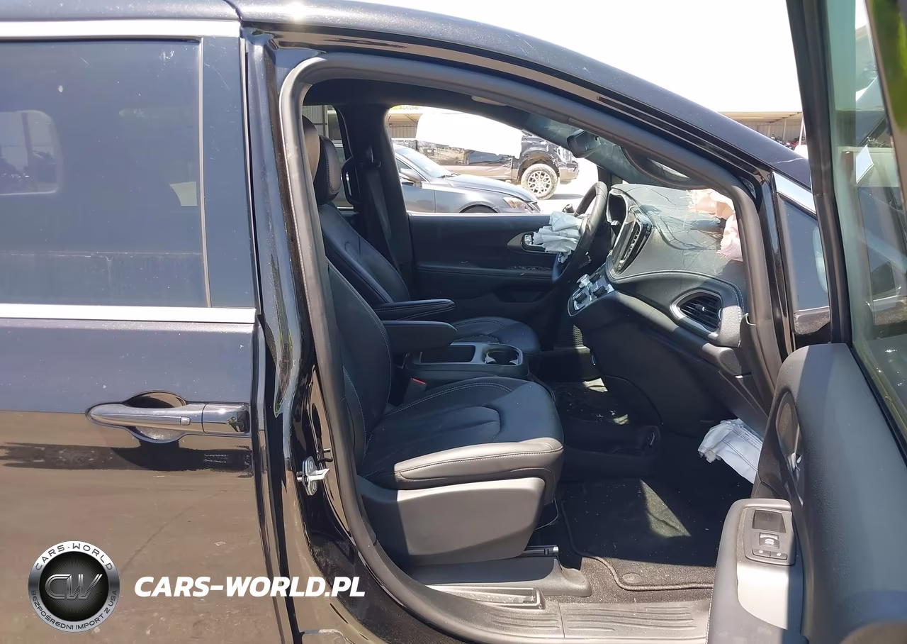 2025 Chrysler Pacifica Select VIN:2C4RC1BG4SR557355 - 5