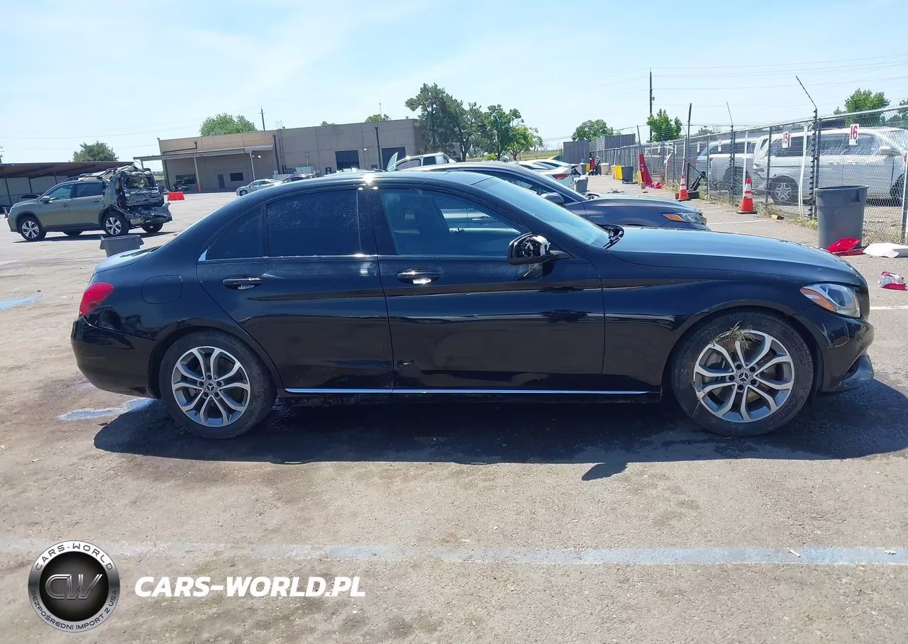 2018 Mercedes-Benz C 300 VIN:55SWF4JB8JU247722 - 13