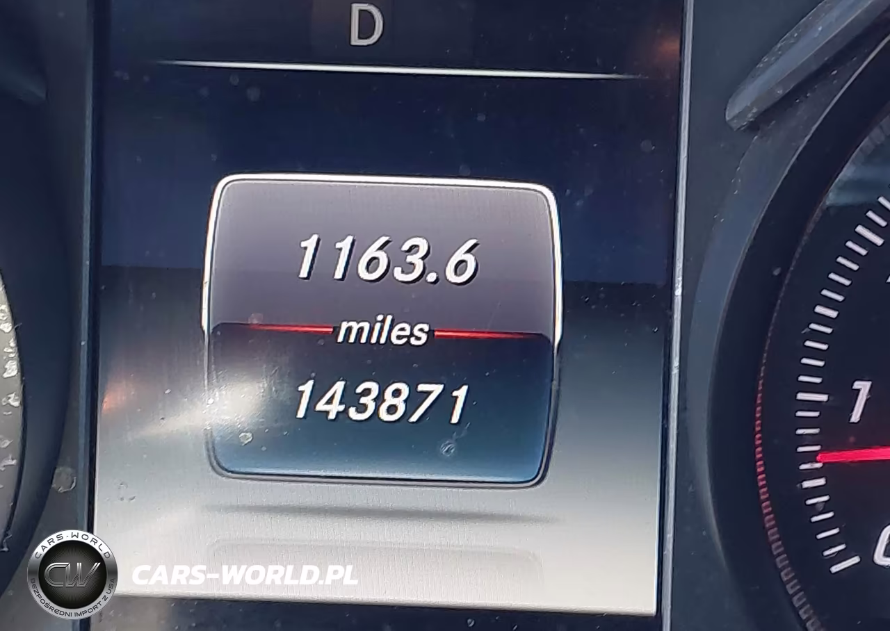 2018 Mercedes-Benz C 300 VIN:55SWF4JB8JU247722 - 15