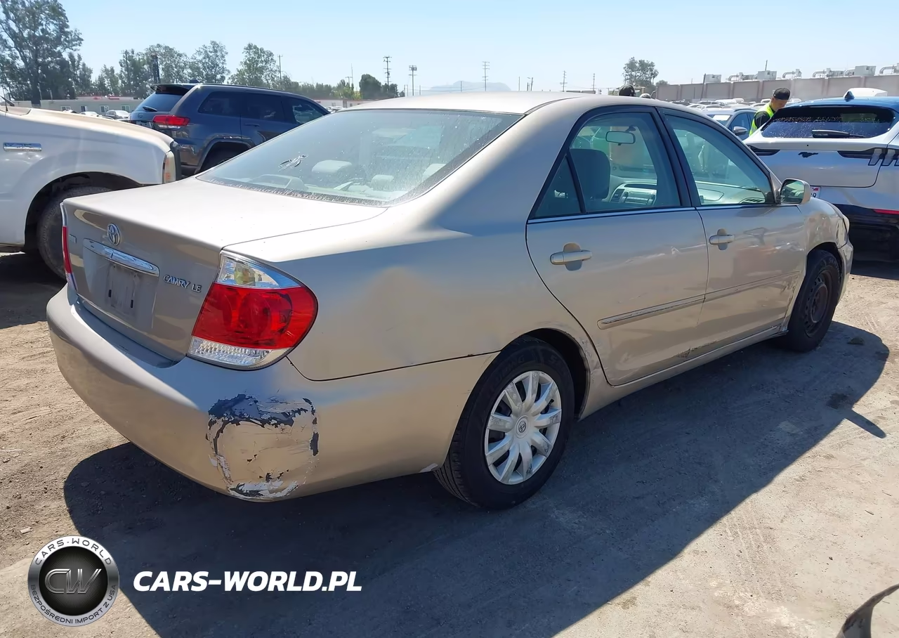 2005 Toyota Camry Le VIN:4T1BE32K95U032628 - 4