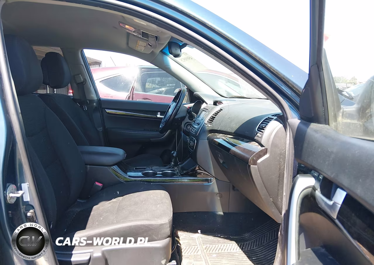 2014 Kia Sorento Lx VIN:5XYKT4A60EG435824 - 5