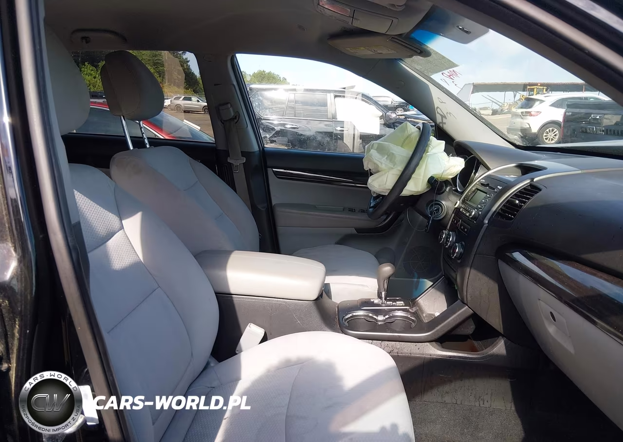 2012 Kia Sorento Lx VIN:5XYKT3A1XCG250806 - 5
