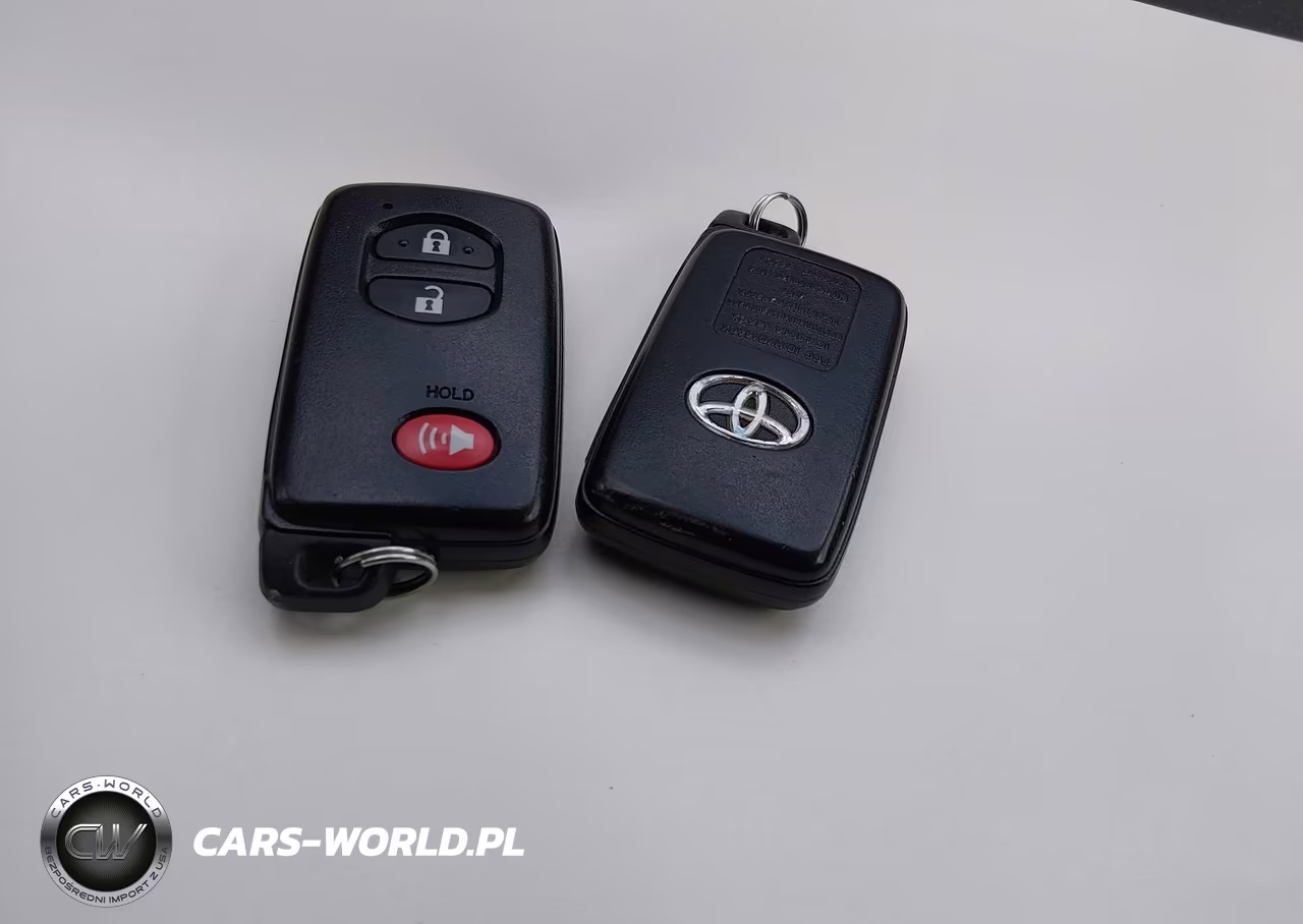 2012 Toyota Prius Two VIN:JTDKN3DU1C1570726 - 11