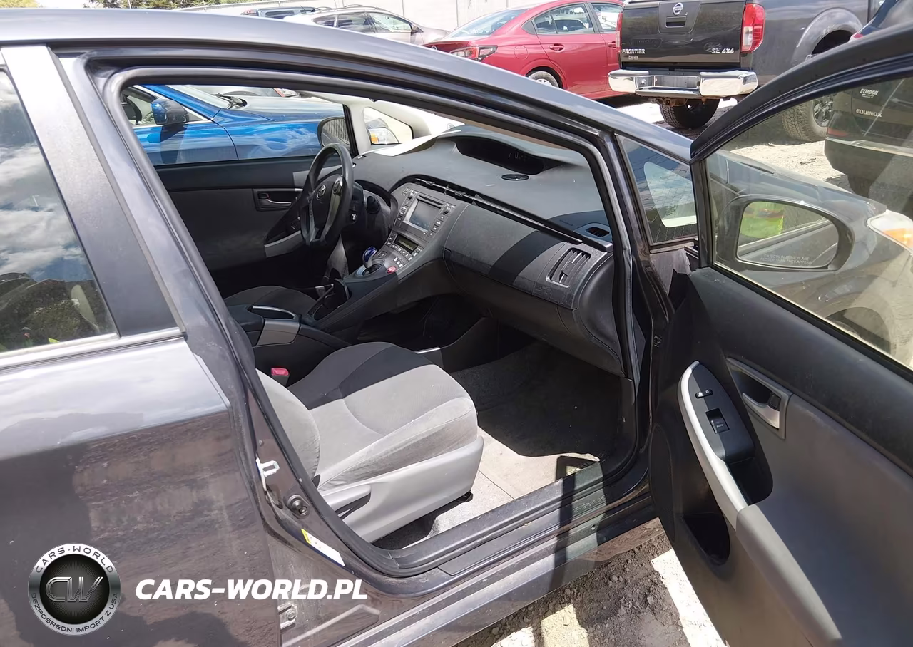 2012 Toyota Prius Two VIN:JTDKN3DU1C1570726 - 5
