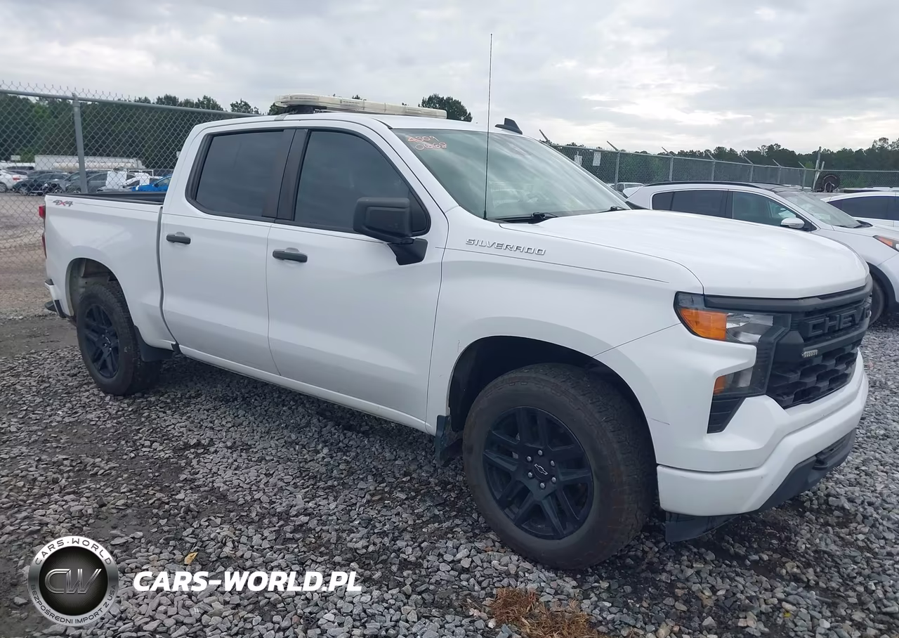 2022 Chevrolet Silverado 1500 4Wd Short Bed Custom – zdjęcie 1 z 16