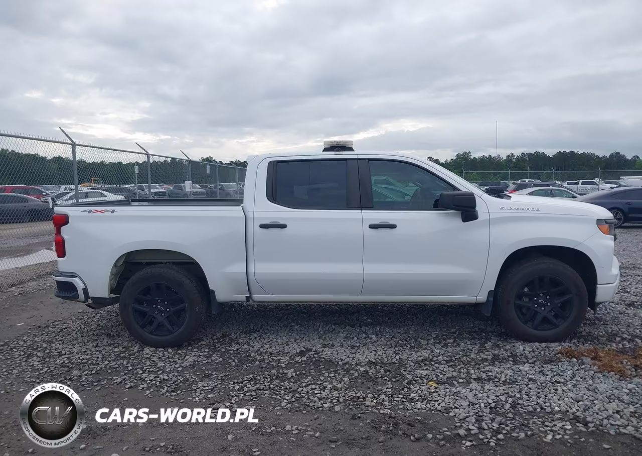 2022 Chevrolet Silverado 1500 4Wd Short Bed Custom VIN:1GCPDBEK8NZ587995 - 13