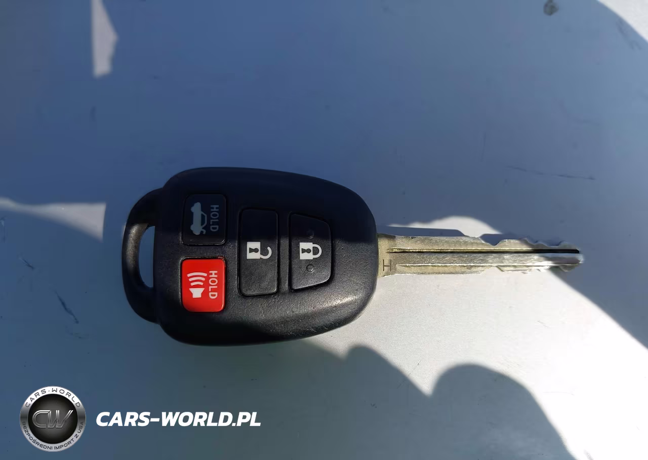 2015 Toyota Corolla S Plus VIN:5YFBURHE8FP223404 - 11