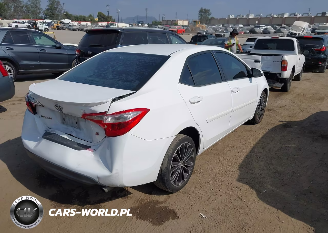 2015 Toyota Corolla S Plus VIN:5YFBURHE8FP223404 - 4