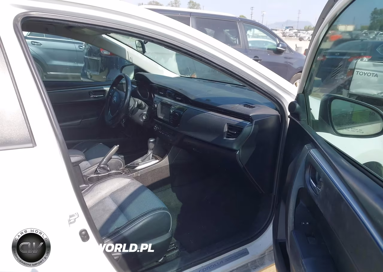 2015 Toyota Corolla S Plus VIN:5YFBURHE8FP223404 - 5