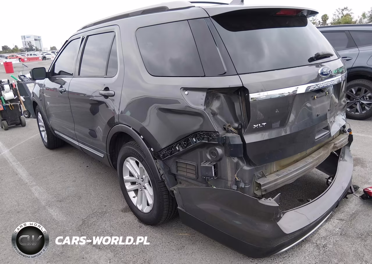 2017 Ford Explorer Xlt VIN:1FM5K7D85HGC47781 - 3