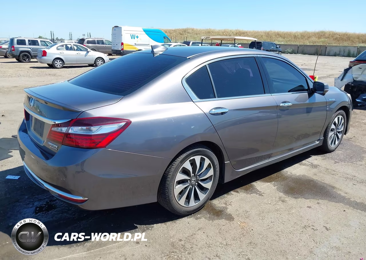 2017 Honda Accord Hybrid Touring VIN:JHMCR6F73HC027423 - 4