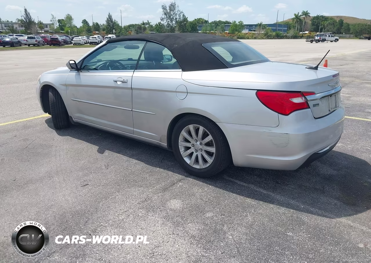 2011 Chrysler 200 Touring VIN:1C3BC2EG0BN537611 - 3