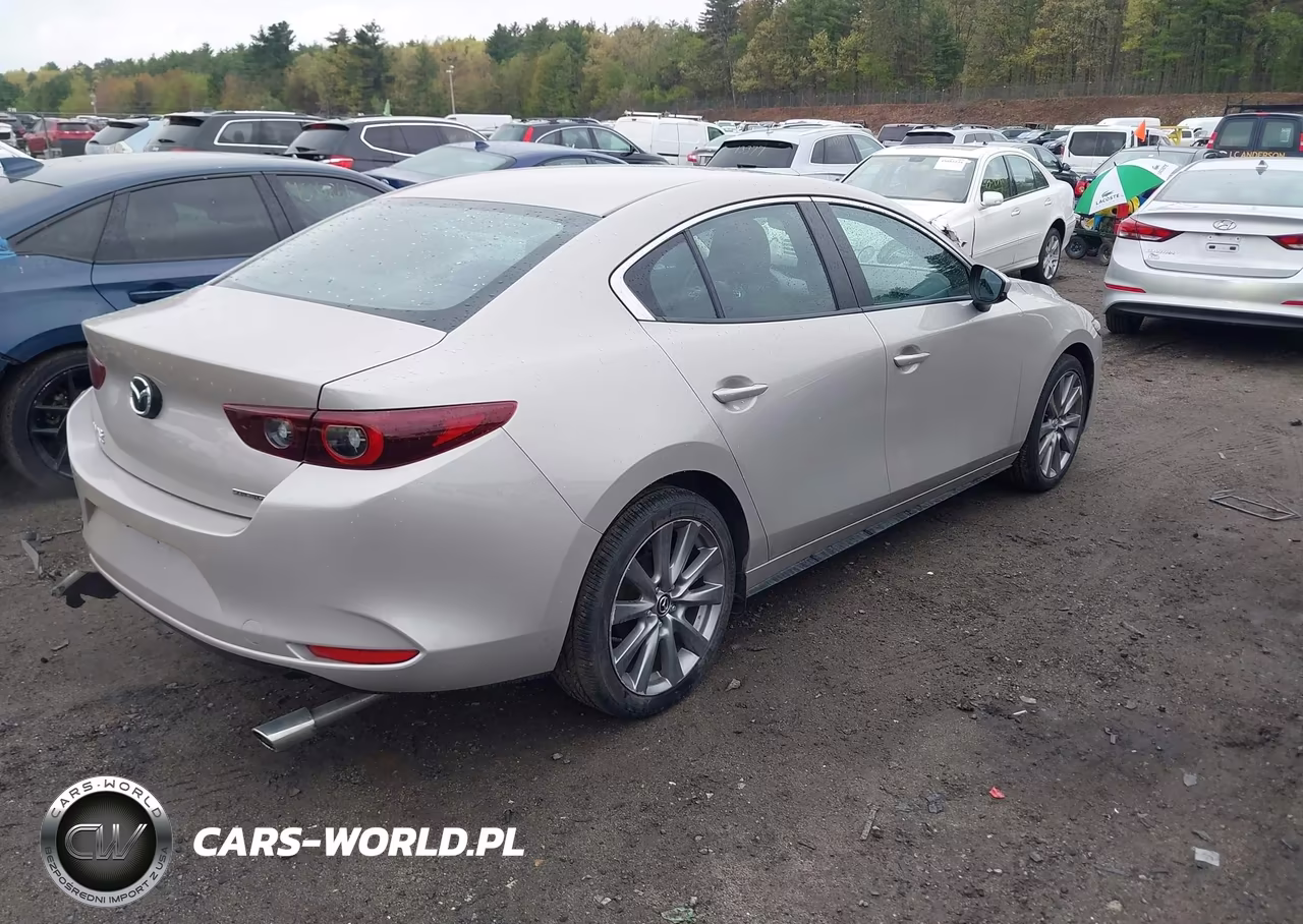 2022 Mazda Mazda3 Preferred VIN:3MZBPBCL6NM305333 - 4