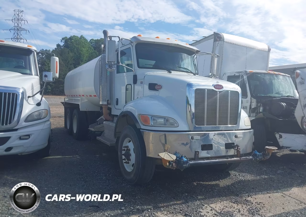 2016 Peterbilt 348