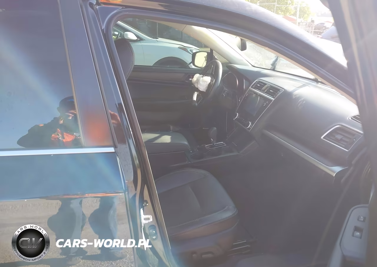 2019 Subaru Outback 3.6R Limited VIN:4S4BSENC7K3327737 - 5
