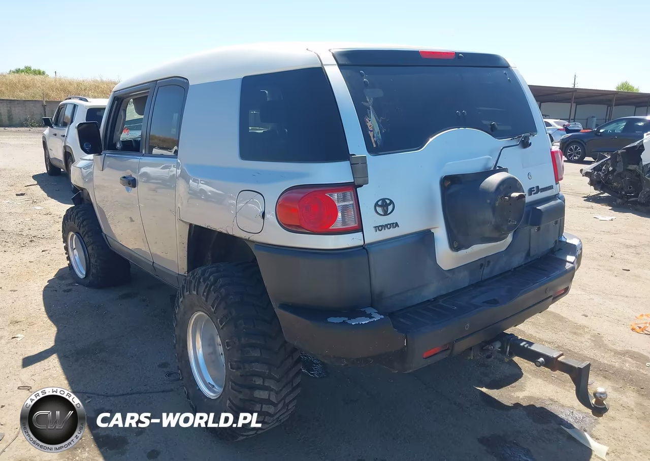 2008 Toyota Fj Cruiser VIN:JTEBU11F78K018951 - 3