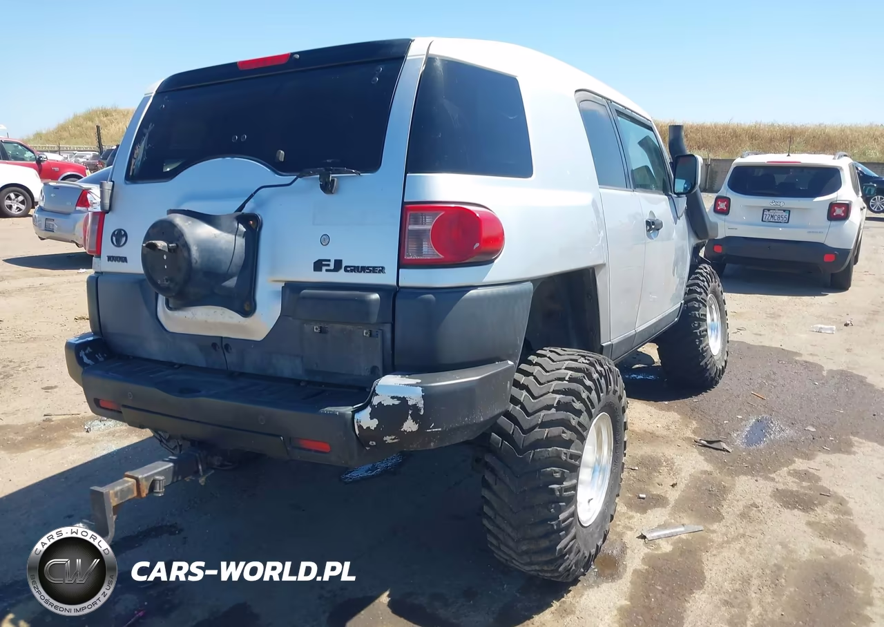 2008 Toyota Fj Cruiser VIN:JTEBU11F78K018951 - 4