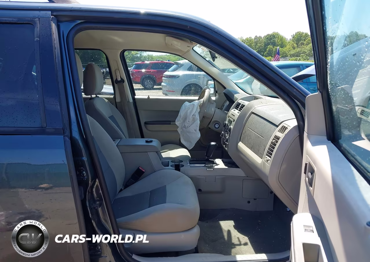 2008 Ford Escape Xlt VIN:1FMCU93138KC18777 - 5