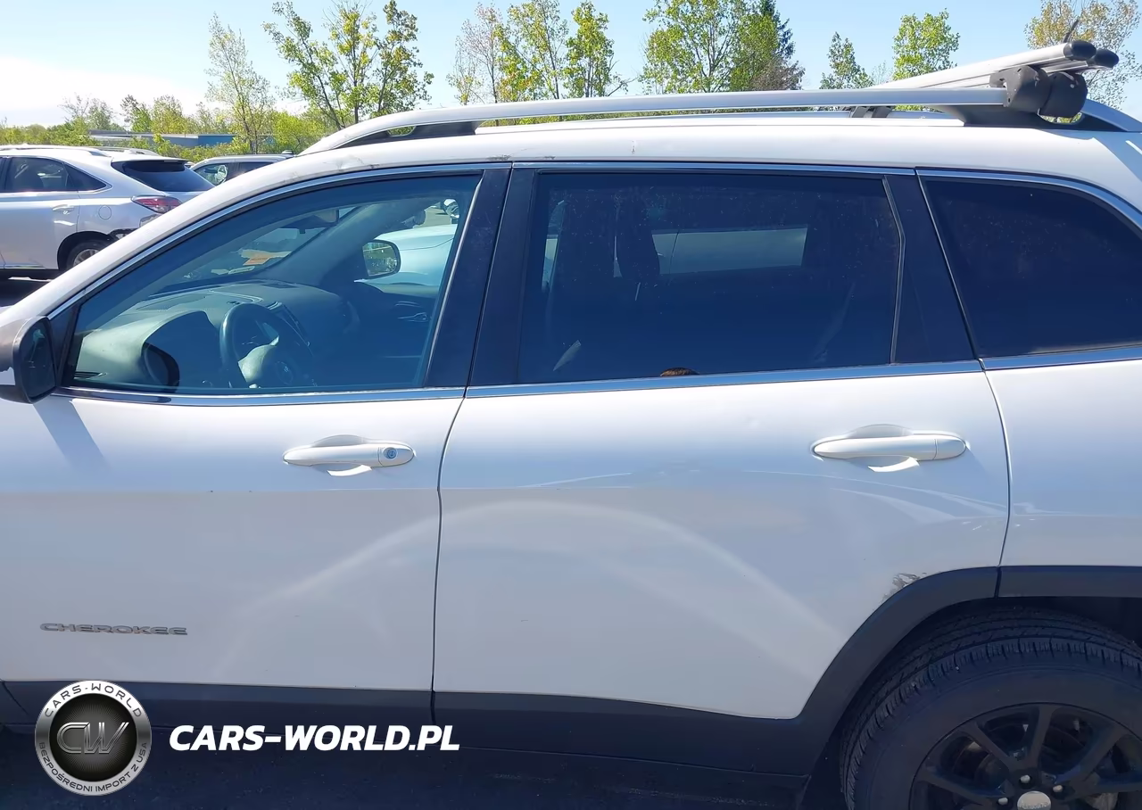2018 Jeep Cherokee Latitude Fwd VIN:1C4PJLCB2JD504182 - 14