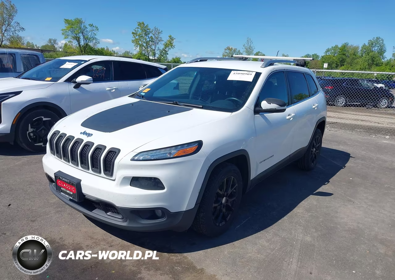 2018 Jeep Cherokee Latitude Fwd VIN:1C4PJLCB2JD504182 - 2