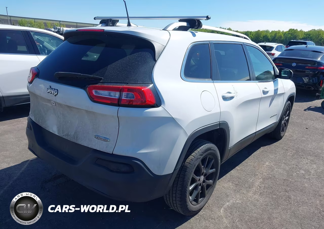 2018 Jeep Cherokee Latitude Fwd VIN:1C4PJLCB2JD504182 - 4
