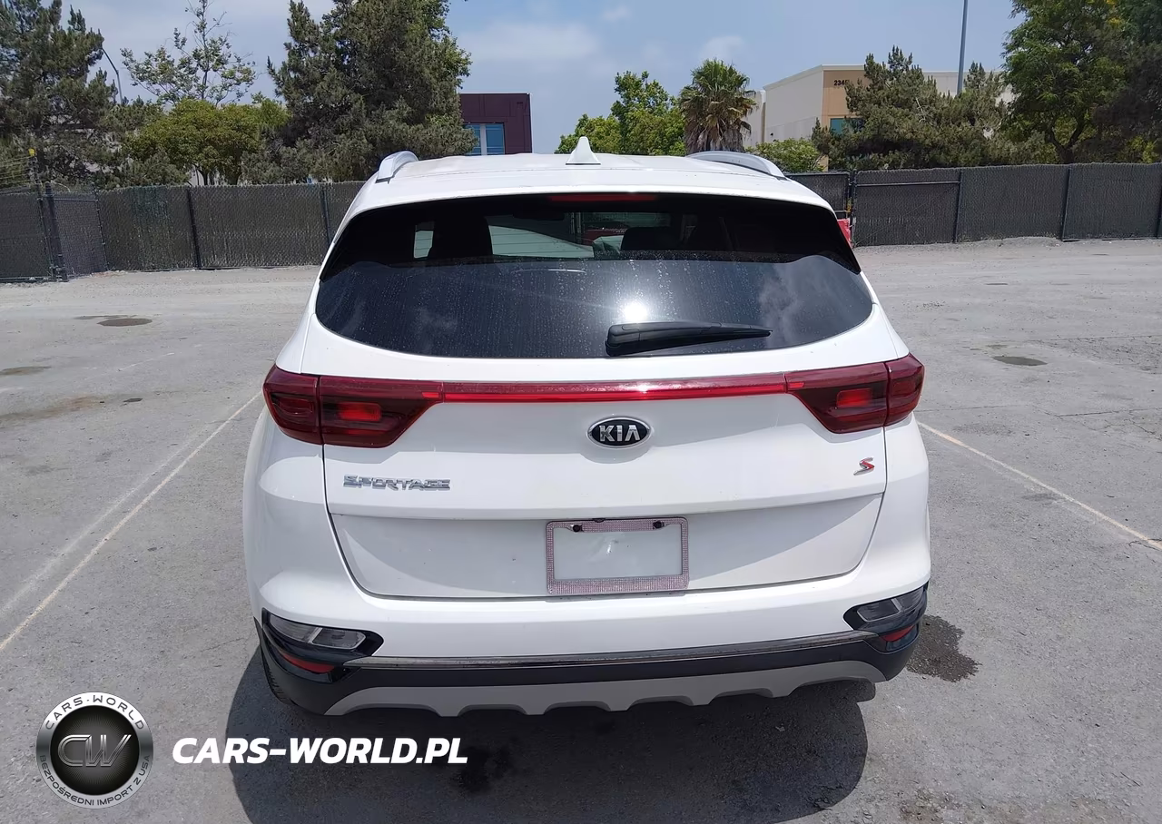 2020 Kia Sportage S VIN:KNDP63AC2L7740152 - 17