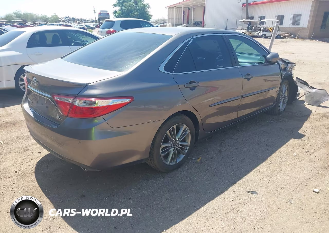 2017 Toyota Camry Se VIN:4T1BF1FK3HU641987 - 4