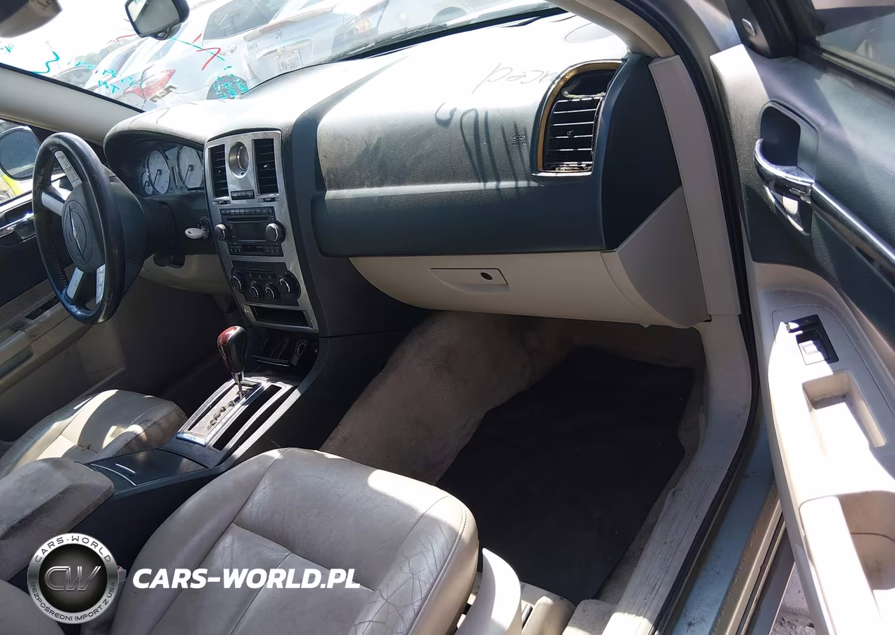 2005 Chrysler 300 Touring VIN:2C3AA53G15H539838 - 5