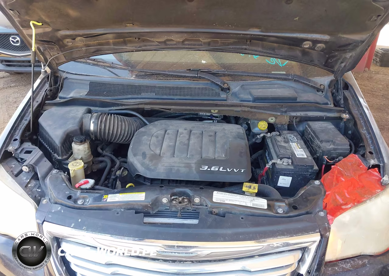 2011 Chrysler Town & Country Touring-L VIN:2A4RR8DG6BR612371 - 10