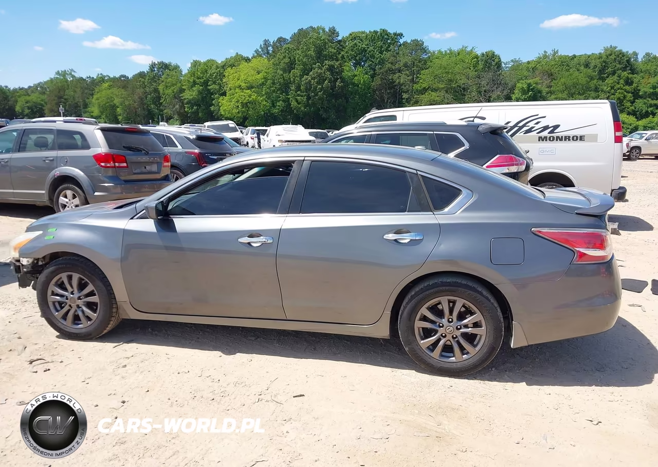 2015 Nissan Altima 2.5 S VIN:1N4AL3AP0FN919894 - 14