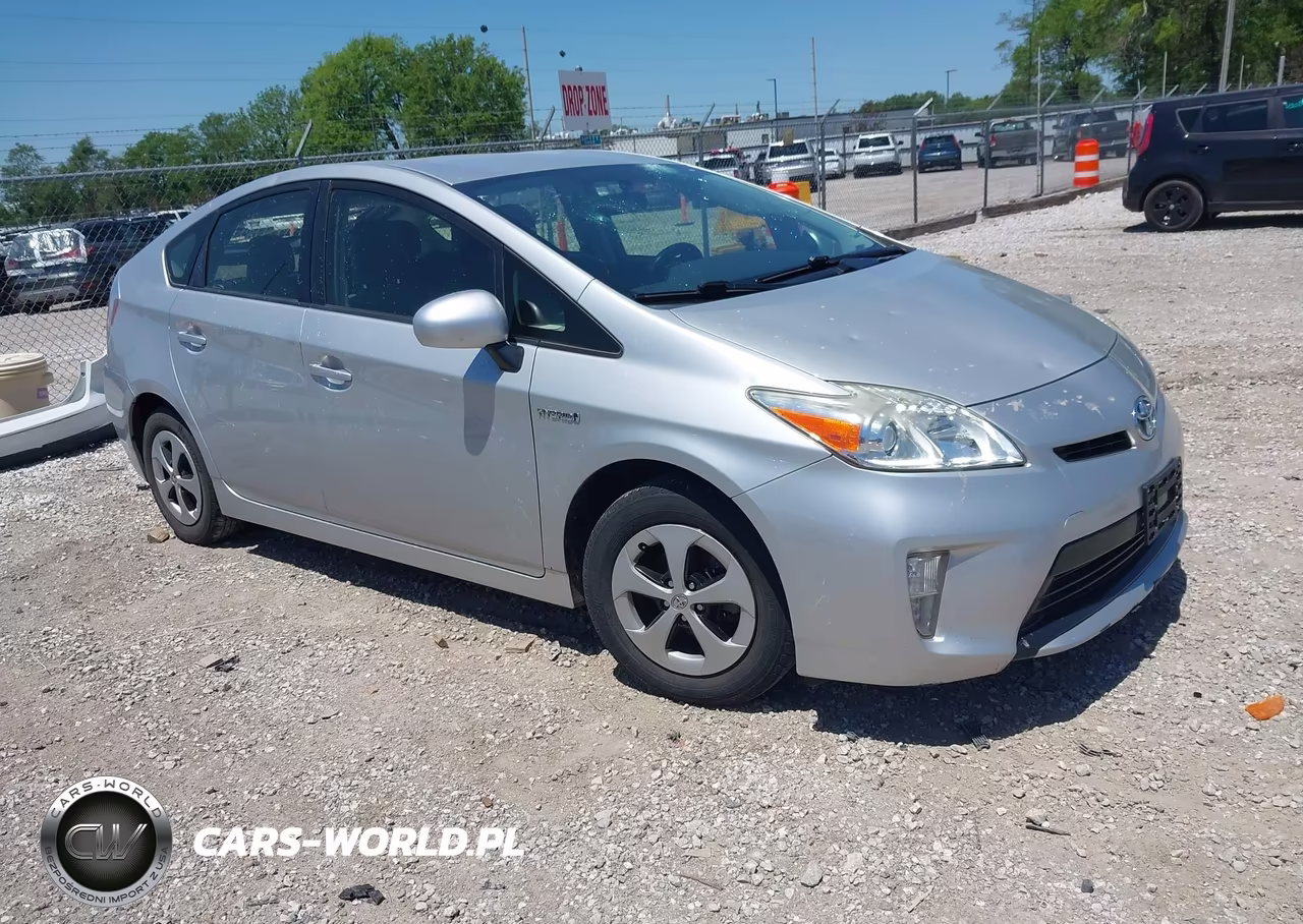 2015 Toyota Prius Two – zdjęcie 1 z 17