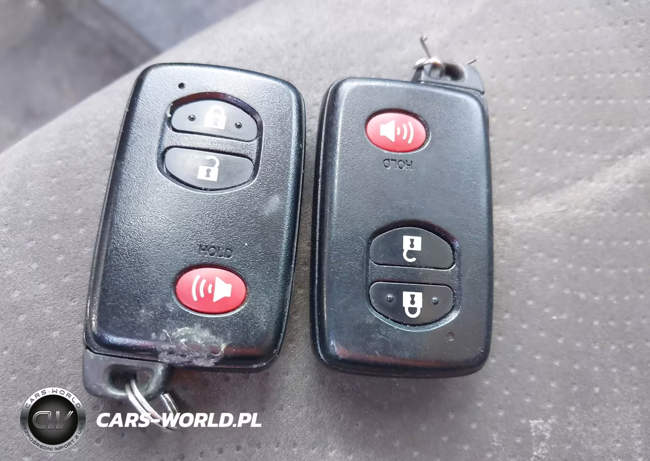 2015 Toyota Prius Two VIN:JTDKN3DU1F0447552 - 11