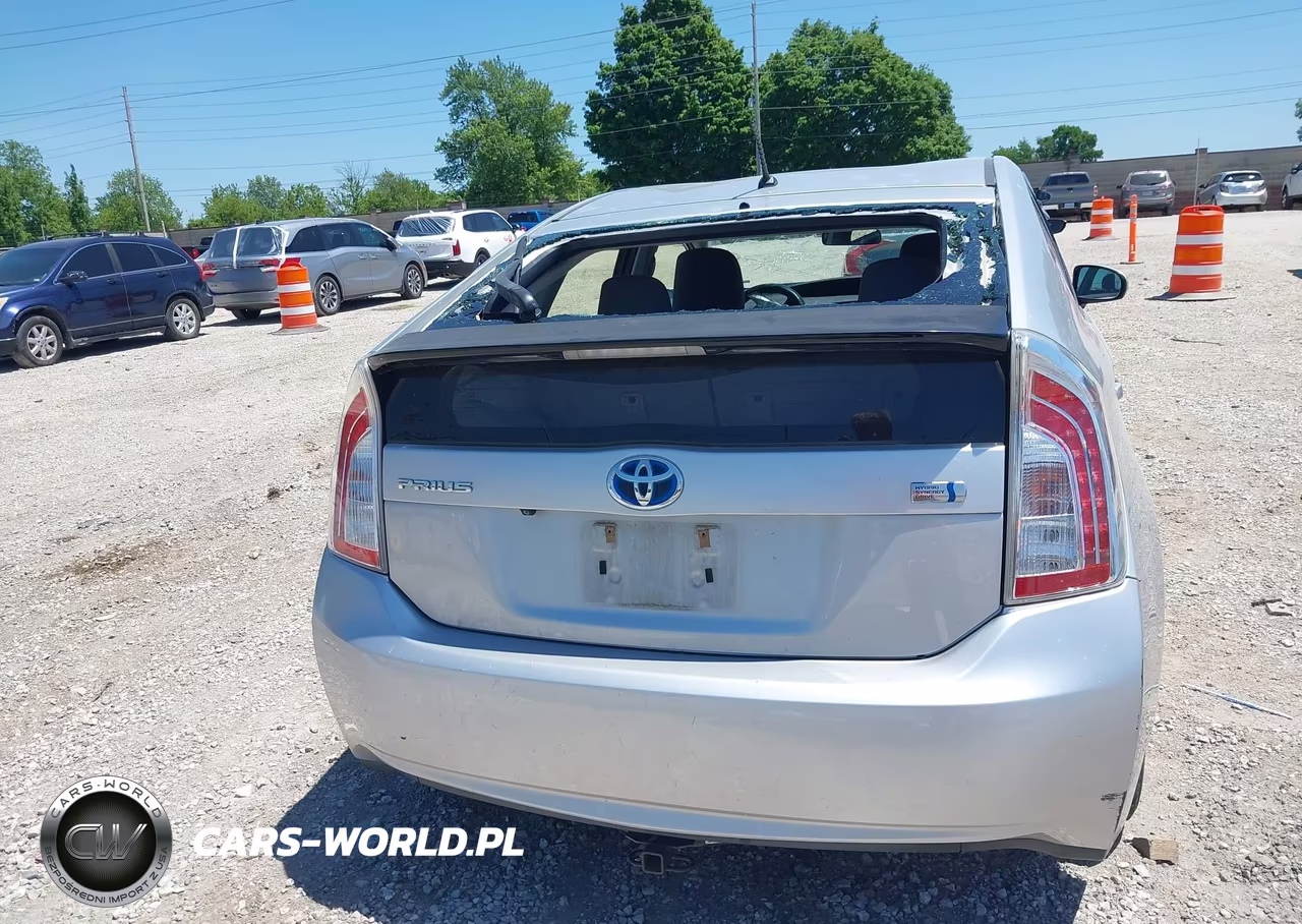 2015 Toyota Prius Two VIN:JTDKN3DU1F0447552 - 16