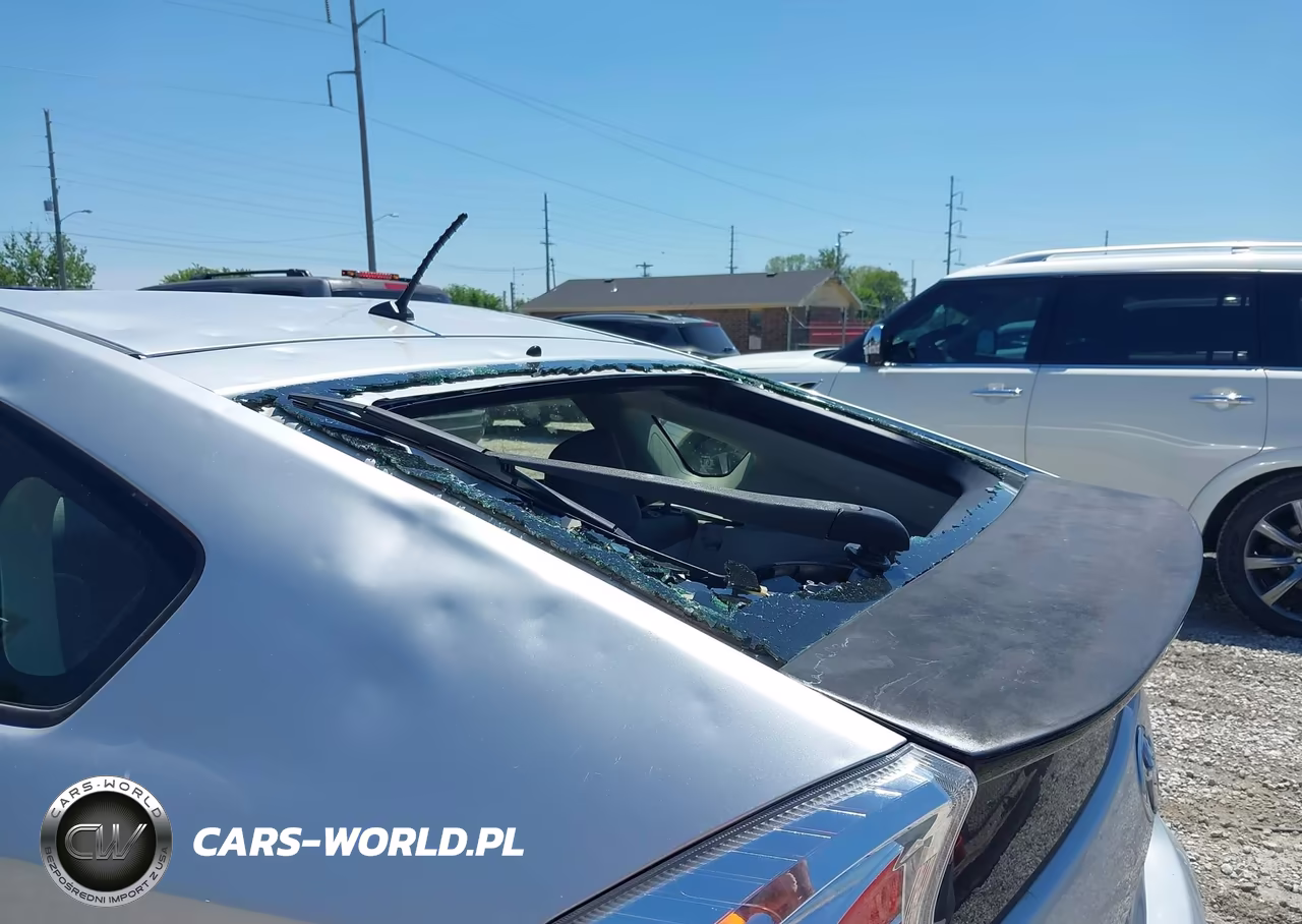 2015 Toyota Prius Two VIN:JTDKN3DU1F0447552 - 17