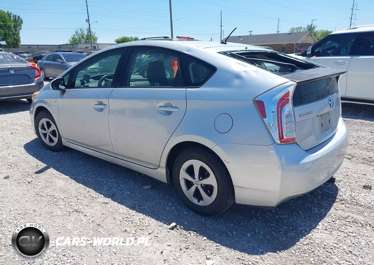2015 Toyota Prius Two VIN:JTDKN3DU1F0447552 - 3