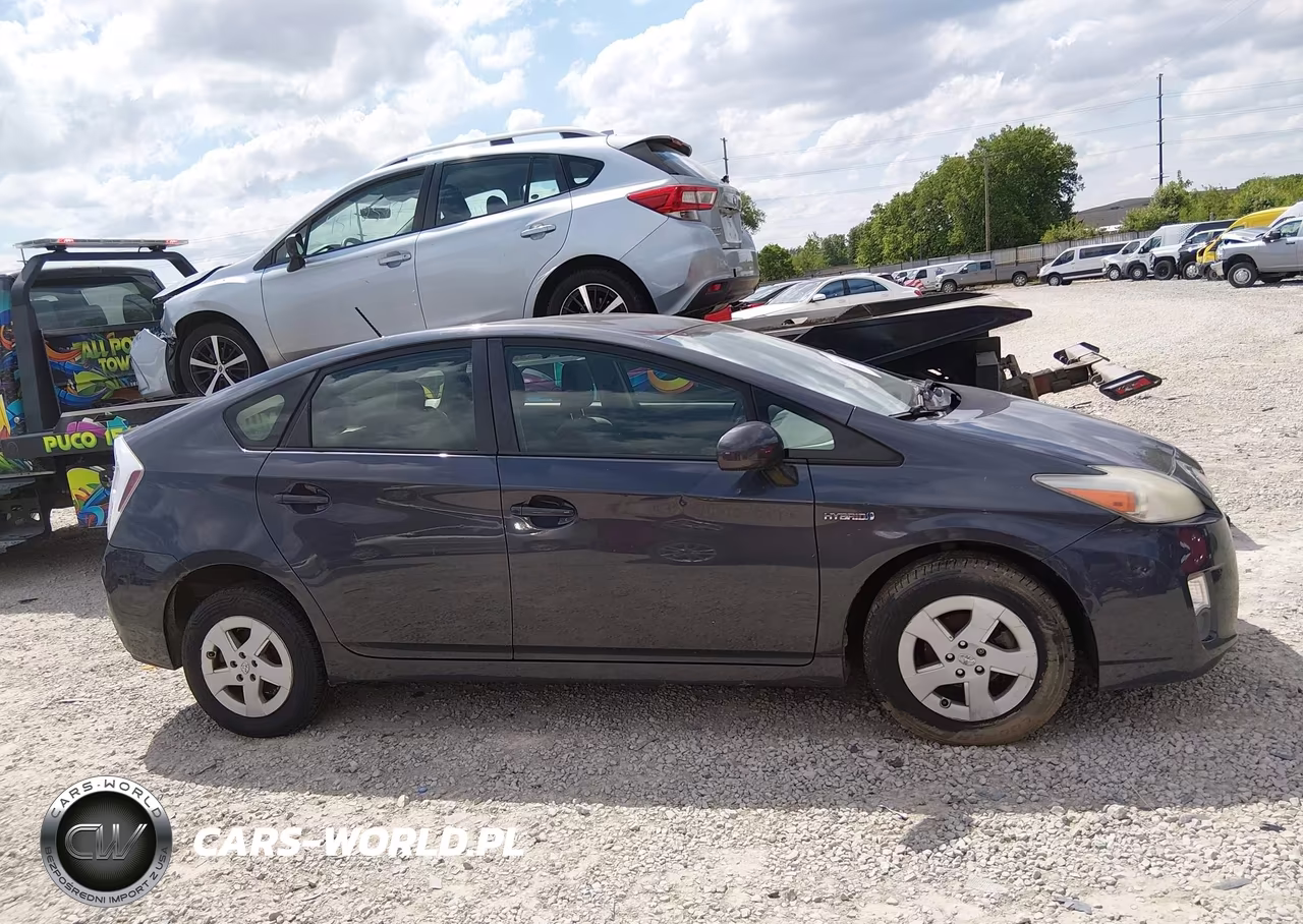 2011 Toyota Prius Two VIN:JTDKN3DU4B1385312 - 13