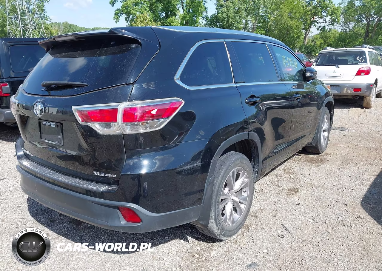 2015 Toyota Highlander Xle V6 VIN:5TDJKRFH2FS112269 - 4