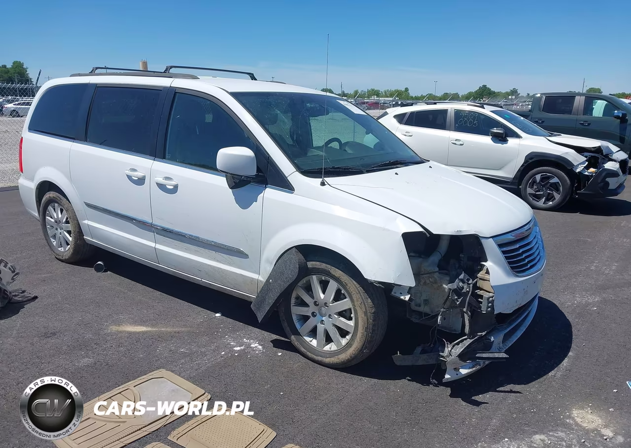 2015 Chrysler Town & Country Touring – zdjęcie 1 z 17