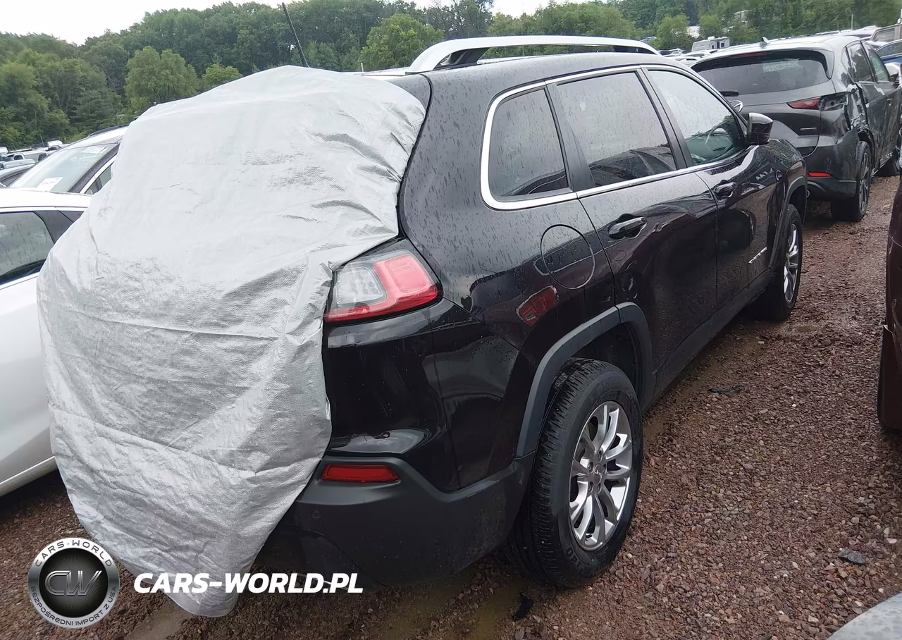 2021 Jeep Cherokee Latitude Lux 4X4 VIN:1C4PJMMX5MD226219 - 4
