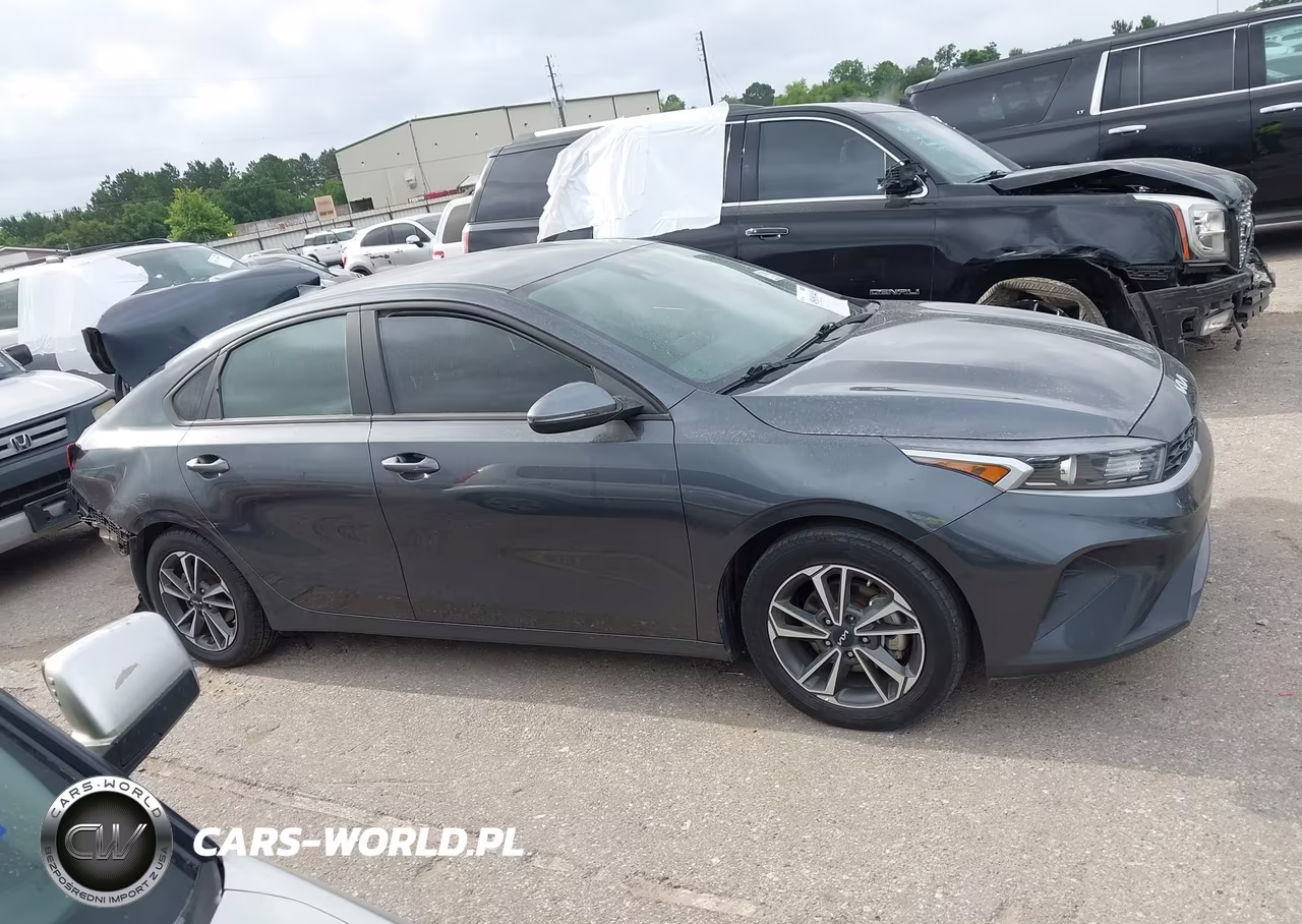 2023 Kia Forte Lxs VIN:3KPF24AD4PE578827 - 13