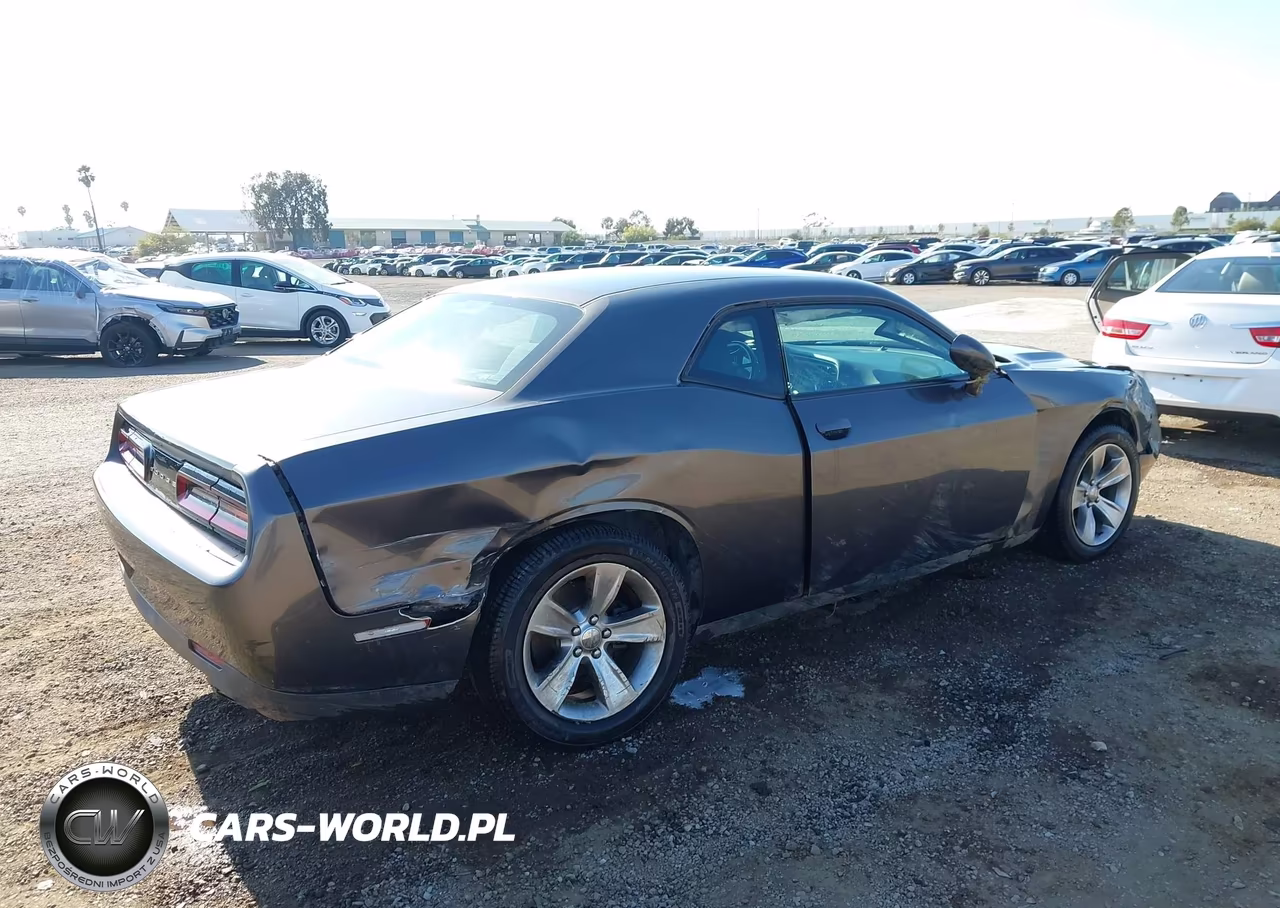 2017 Dodge Challenger Sxt VIN:2C3CDZAG5HH629184 - 4