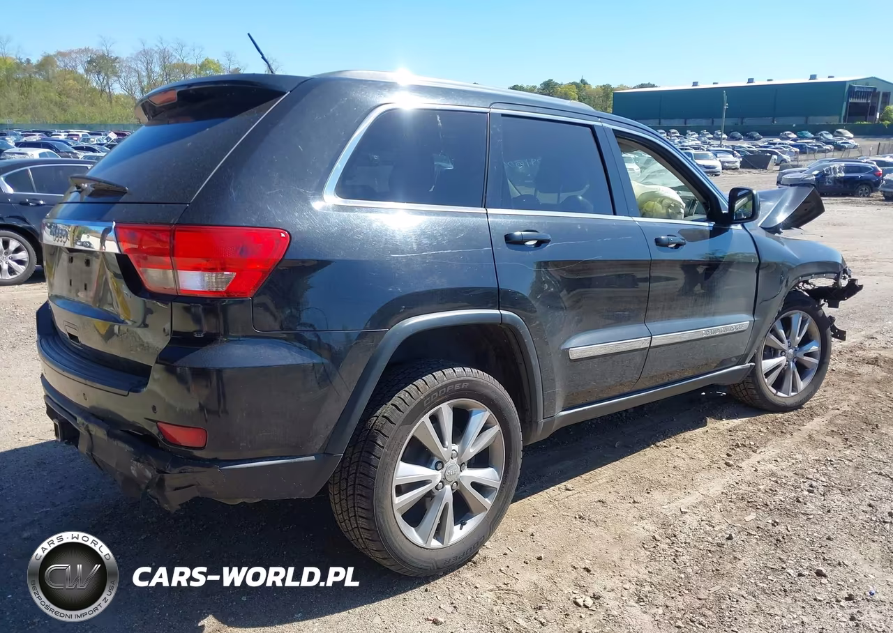 2013 Jeep Grand Cherokee Laredo VIN:1C4RJFAT0DC503788 - 4