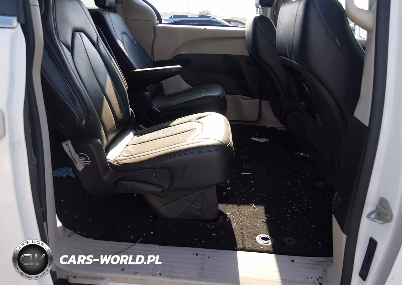2020 Chrysler Pacifica Touring L VIN:2C4RC1BG6LR115744 - 8