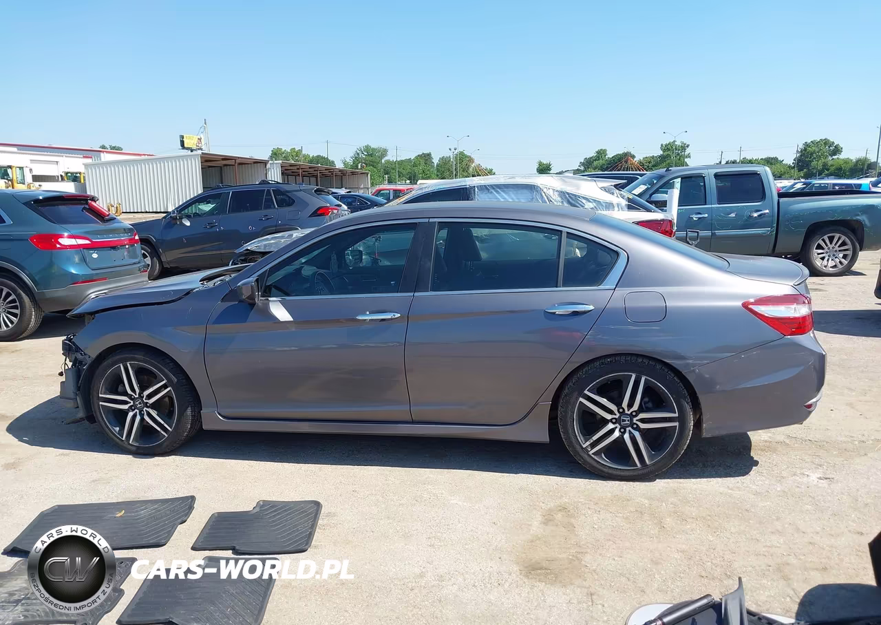 2017 Honda Accord Sport VIN:1HGCR2F5XHA222716 - 15