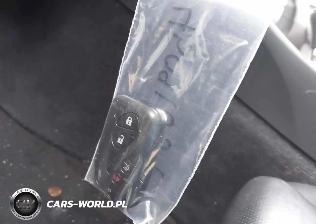 2015 LEXUS IS 250C VIN:JTHFF2C2XF2532045 - 11