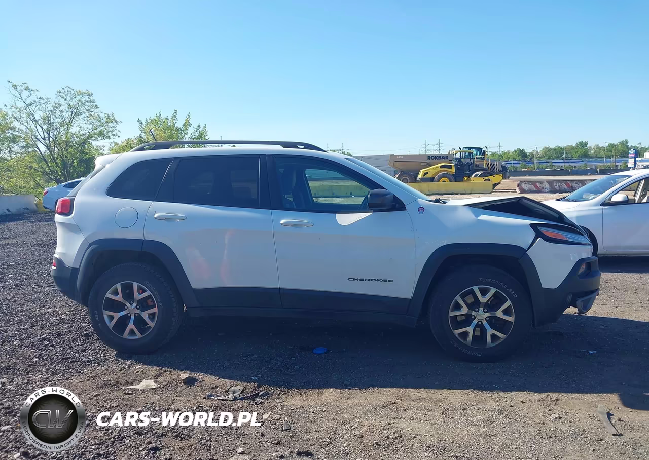 2015 Jeep Cherokee Trailhawk VIN:1C4PJMBS2FW635602 - 12